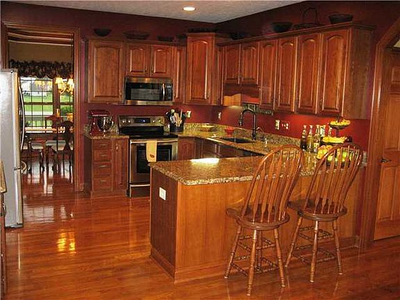 4th image of 11260 Hampton Dr
