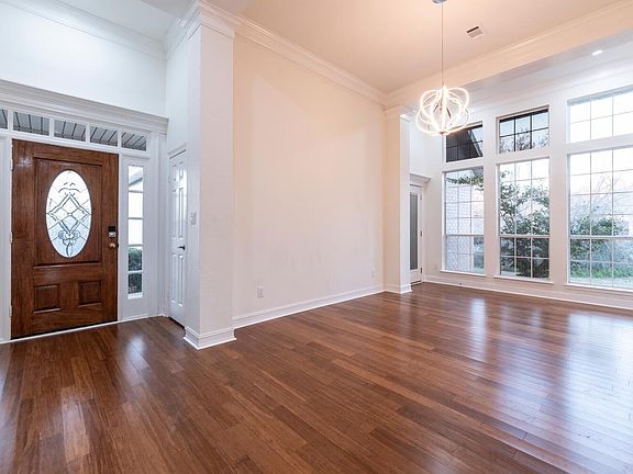 2nd image of 7955 Riviera Ct