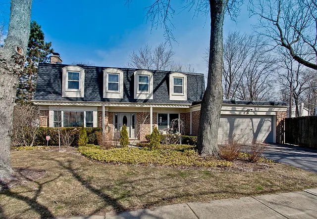 320 Spruce Ave photo 1