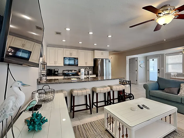 109 Driftwood Rd #A — Photo 1