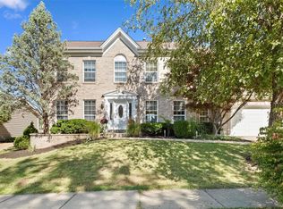 233 Beacon Point Ln, Grover, MO 63040