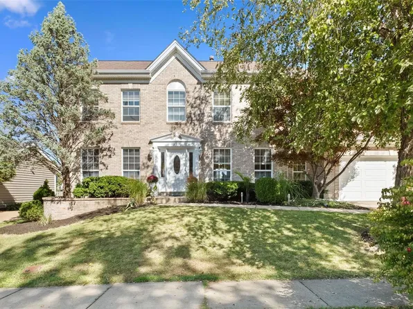 233 Beacon Point Ln, Grover, MO 63040