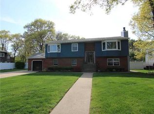 2008 Bodanyi Pl, Ronkonkoma, NY 11779