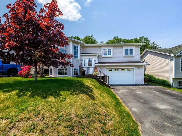 42 Mainsail Drive, Topsail, NL A1W2G4