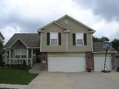 1st image of 900 SW Lakeview Dr