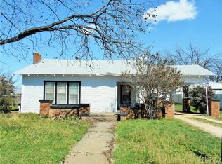 624 W 3rd St, Baird, TX 79504