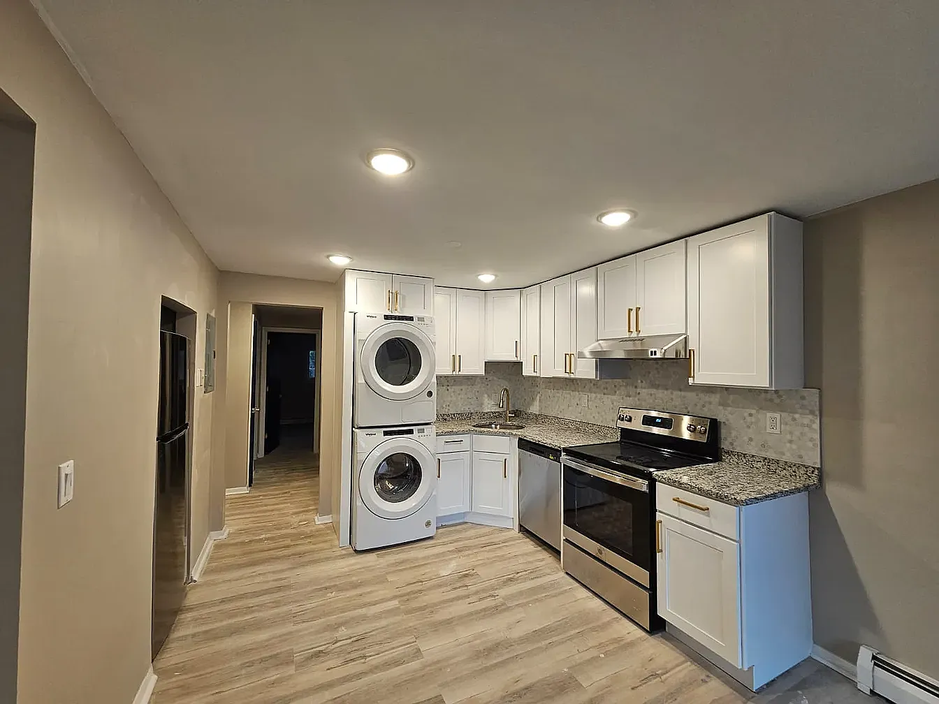 2 bed, 950 sqft, $1,800 — Photo 1