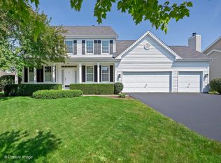 906 Chatham Dr, Carol Stream, IL 60188