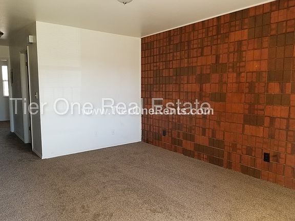 2nd image of 670 W Le Bon Cir