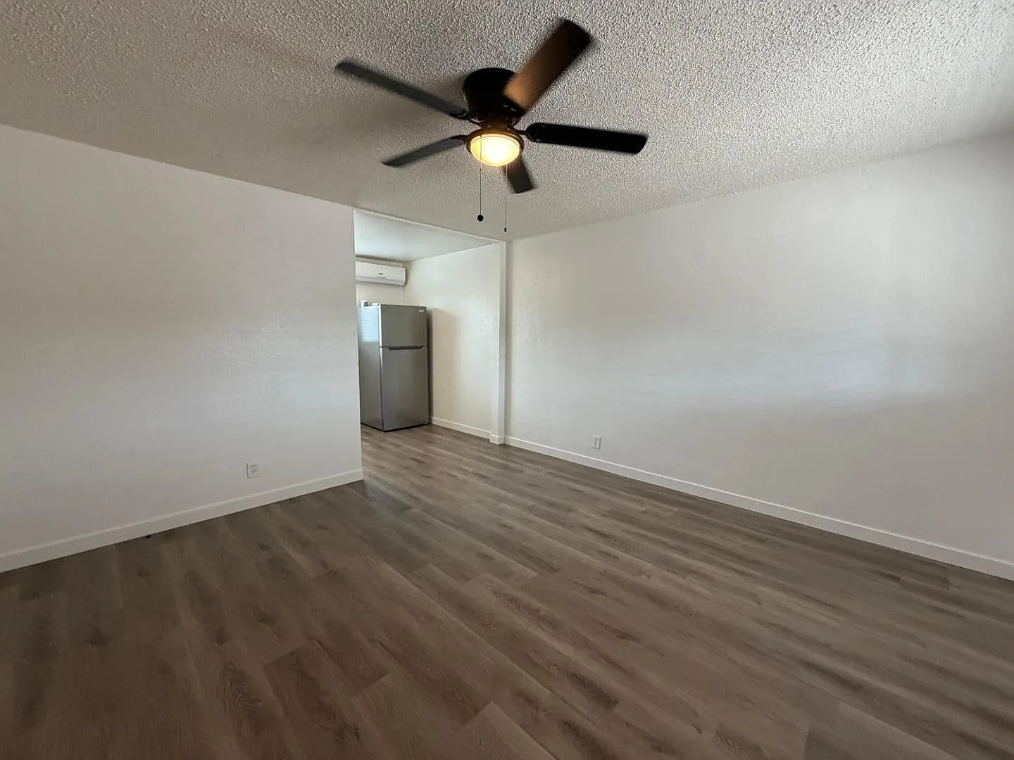 1 Bed 1 Bath Remodeled Unit in North Phoenix — Photo 4