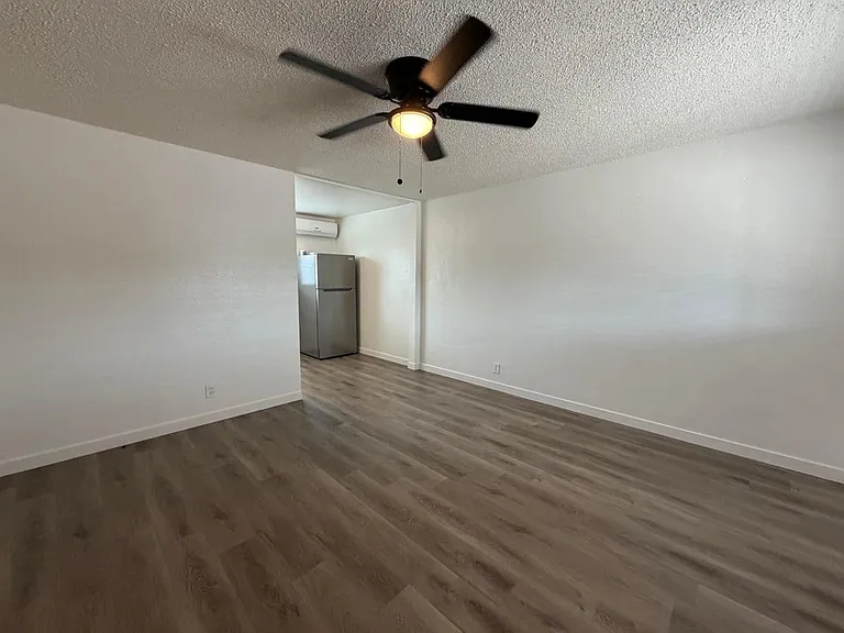 1027 E Dunlap Ave #4 — Photo 4