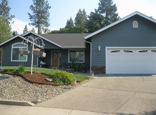 215 Sapphire Ct, Grants Pass, OR 97527