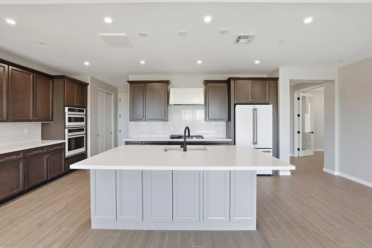2 bed, 2.5 bath, 1750 sqft, $3,325 — Photo 4
