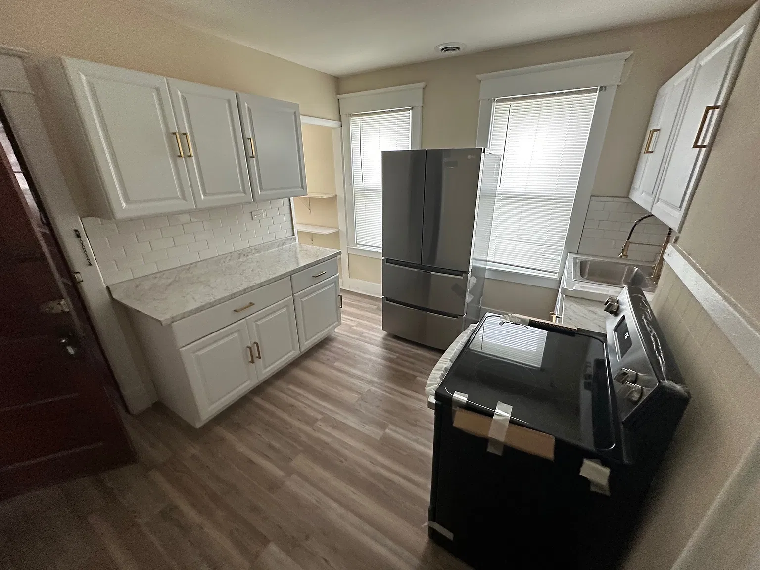 3 bed, $1,800 — Photo 2