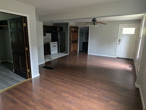 4th image of 44 N 13th St