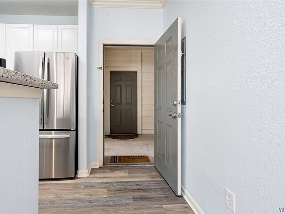 3rd image of 600 13th St Unit 313