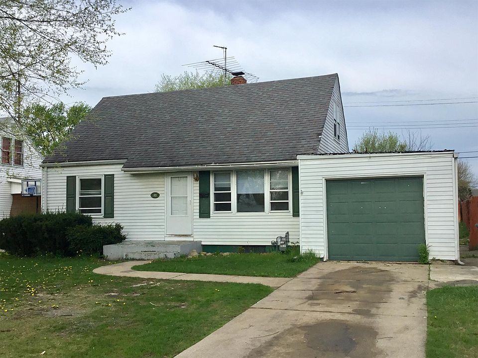 1st image of 821 Fairway St