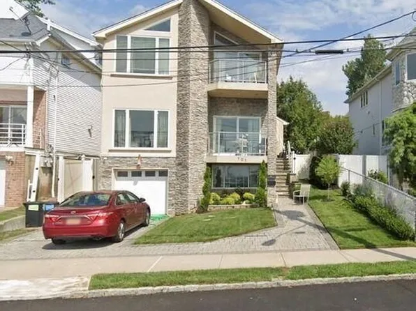 101 Mansion Avenue image 1 of 8