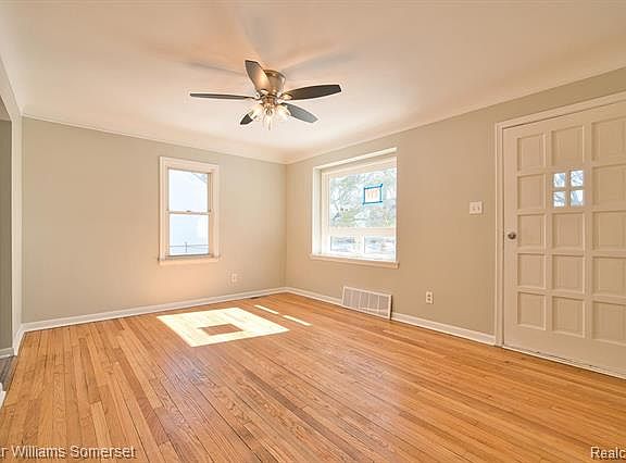 5th image of 166 W Madge Ave