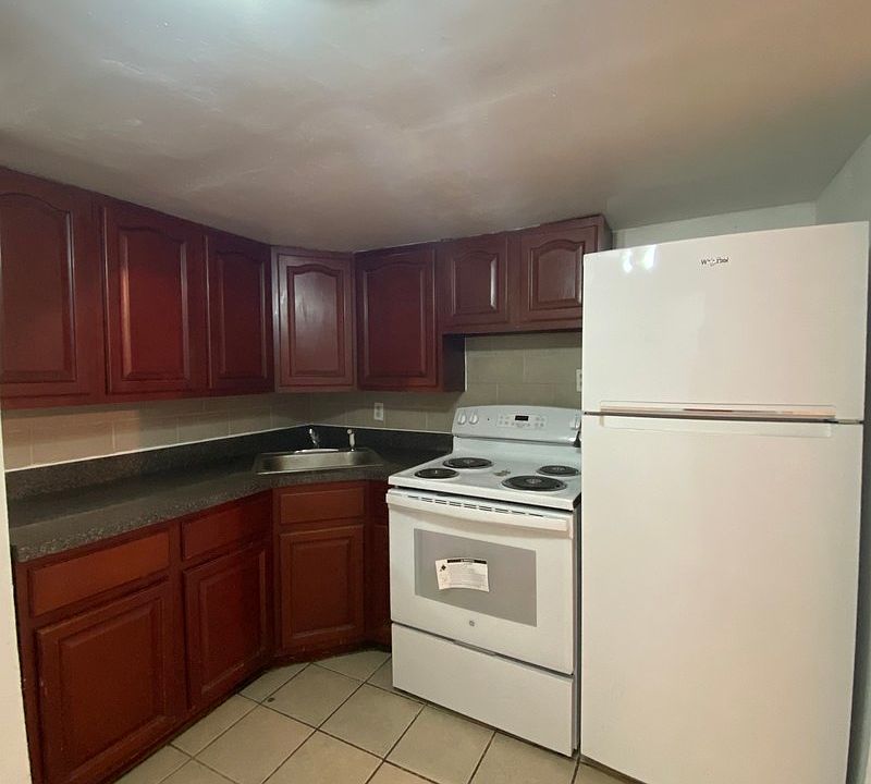 1st image of 2782 Creston Ave #Basement