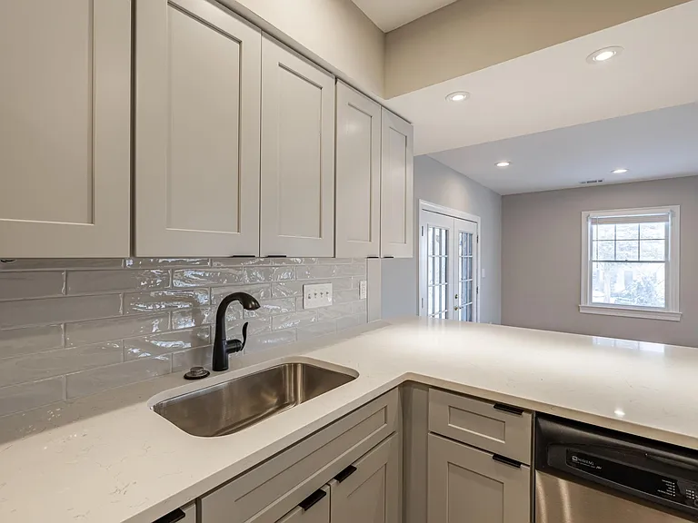 900 N Madison St #1 — Photo 14