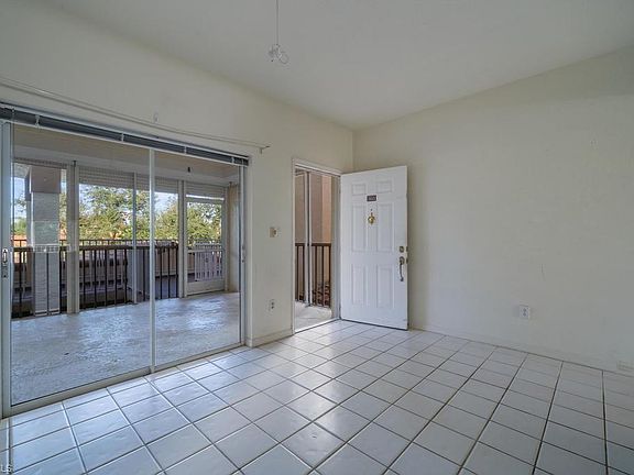 5th image of 6030 Chardonnay Ln APT 203