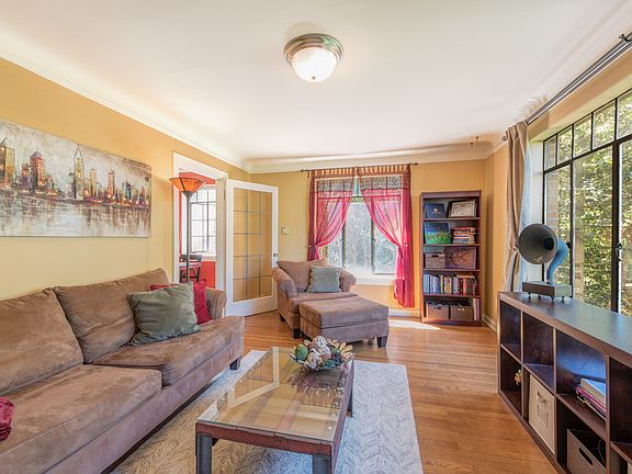 2nd image of 3121 Franklin Ave E APT 24