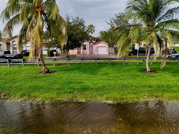 15451 SW 22nd Ter, Miami, FL 33185
