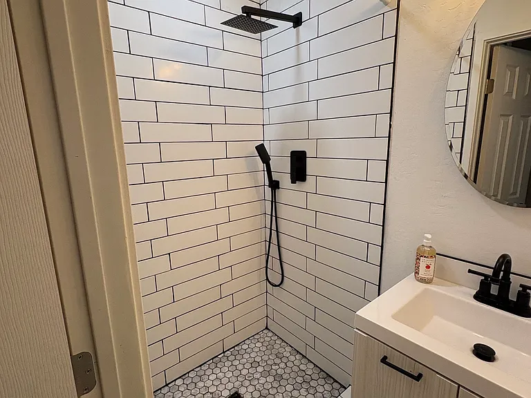 1529 E Edgemont Ave #B — Photo 5
