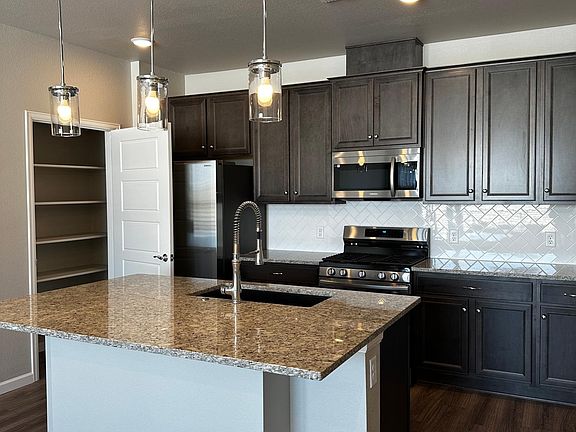 3rd image of 6153 N Ceylon St #302