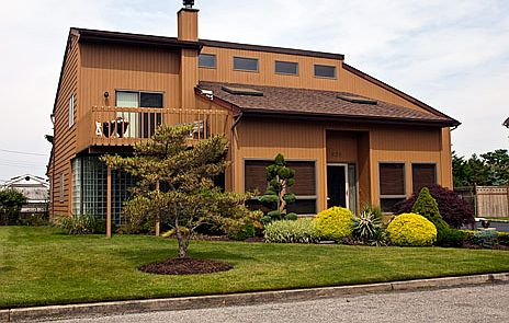 1st image of 835 Anthony Dr