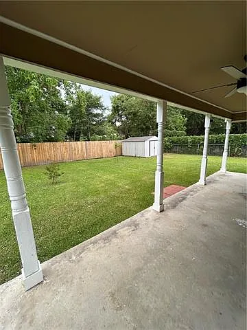 221 Martin Ln — Photo 16