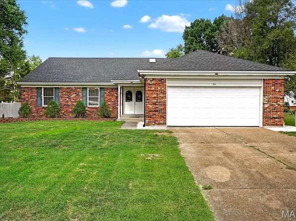 701 Kehrs Mill Rd, Ballwin, MO 63011