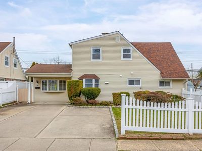 89 Blacksmith Road, Levittown, NY, 11756