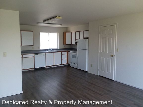 3rd image of 627 N 6th Ave APT 1