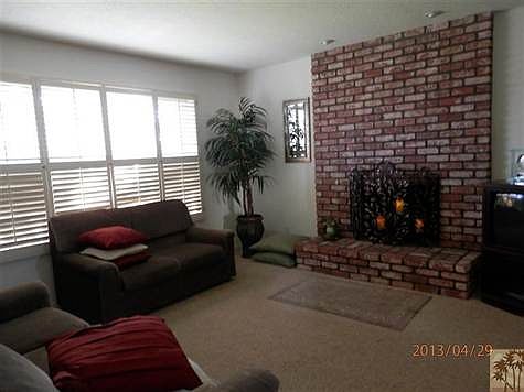 FORMAL LIVING RM. WITH GAS FIRE PLACE
