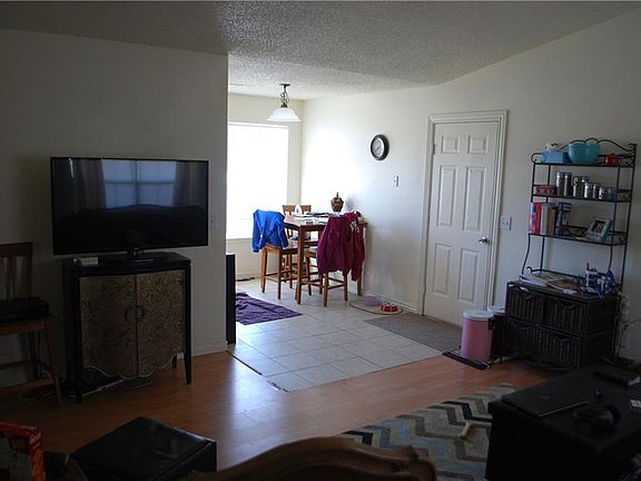 3rd image of 280 N Kelsey Ln