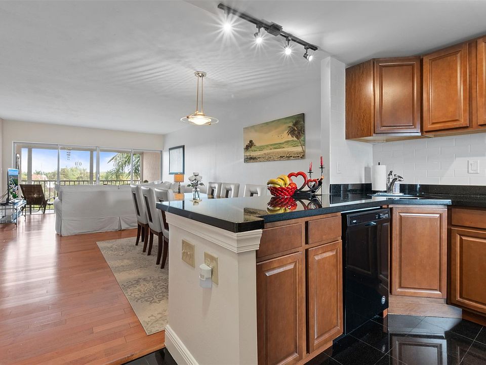 1st image of 1301 E Hillsboro Boulevard #505