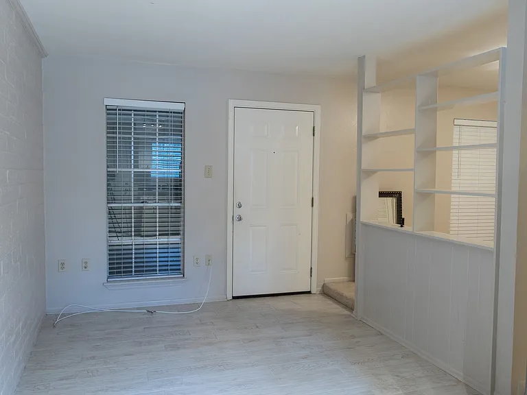 322 Steele Blvd — Photo 4