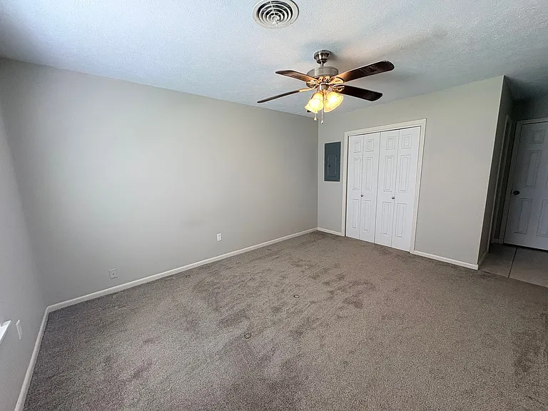 2213 Vine St — Photo 5