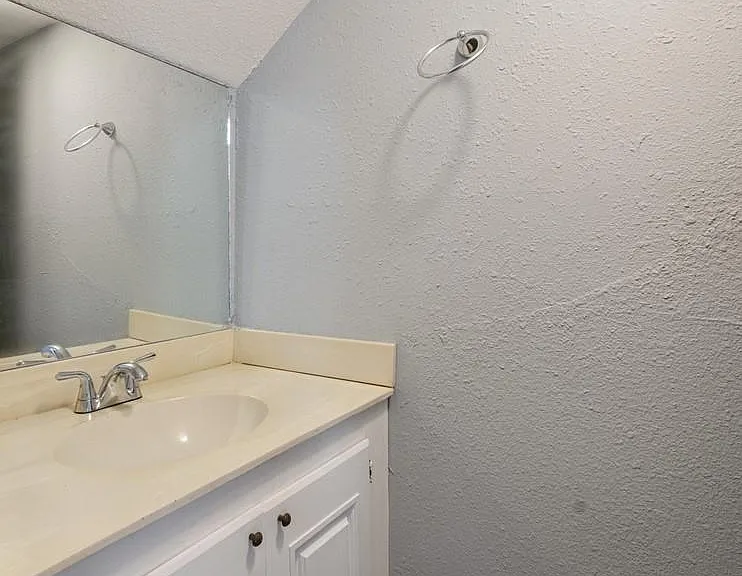 14447 Misty Meadow Ln — Photo 11