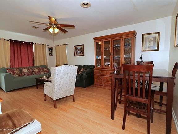5th image of 50 Green Dr