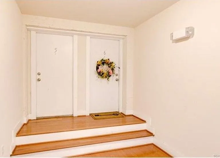 2318 Herbert Hamlet Aly #6 — Photo 1