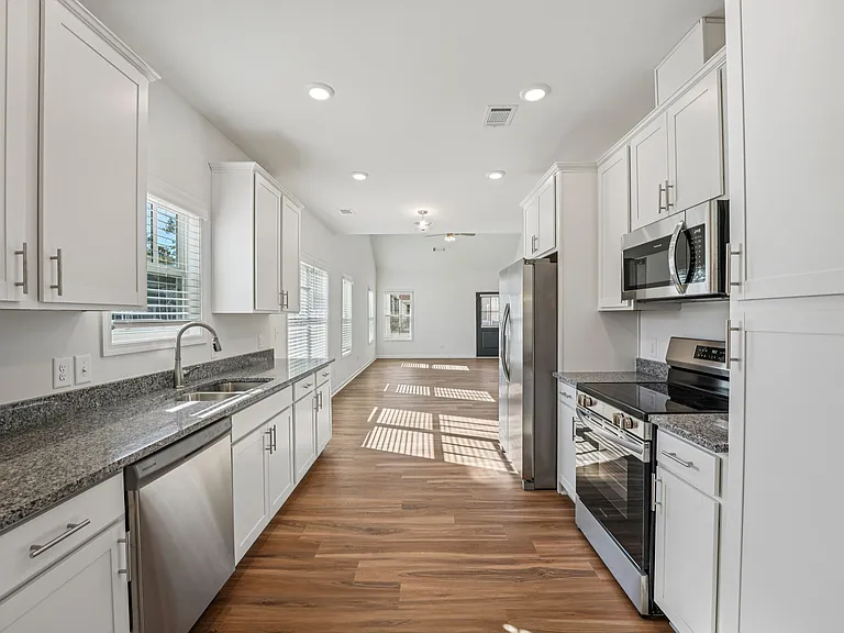 Quinn Residences at Dorchester Place — Photo 189