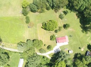 1952 Cobhill Rd, Irvine, KY 40336