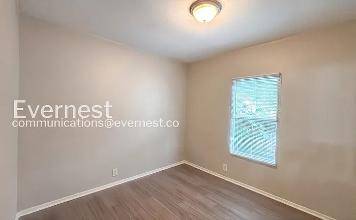 11711 Greenglen Dr — Photo 14