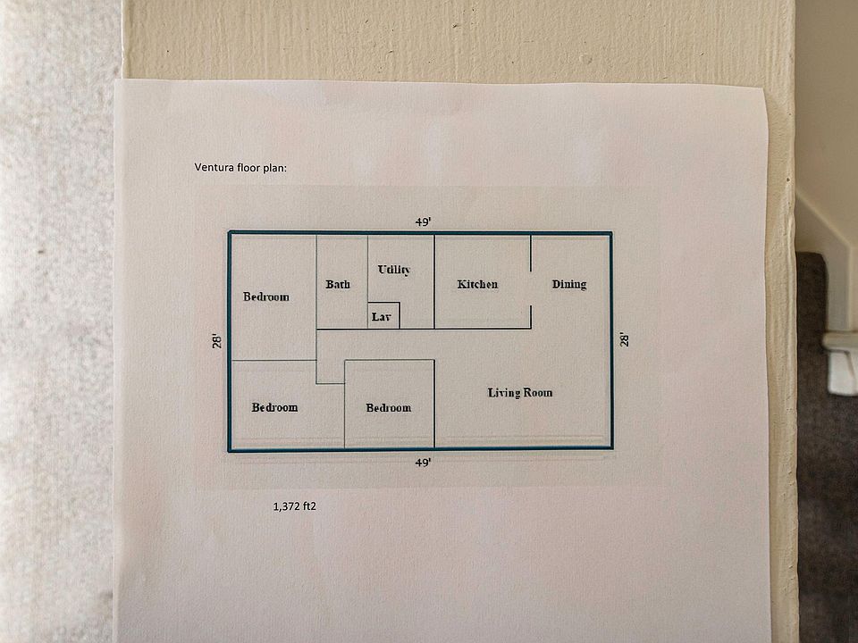This is the apartment floor plan. The area is 1,375 square feet.