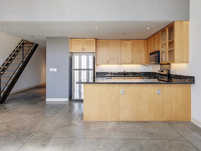 1233 Howard St #3C — Photo 9