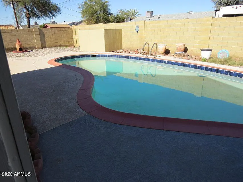 3 bed, 1863 sqft, $2,450 — Photo 1