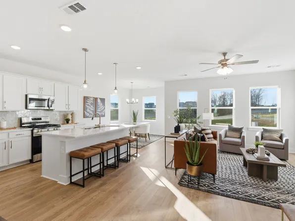 3915 Trinity Woods Rd, Columbia, TN 38401